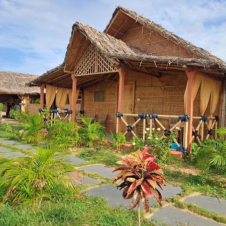 Hampi Rasta Cafe Hotel Екстериор снимка