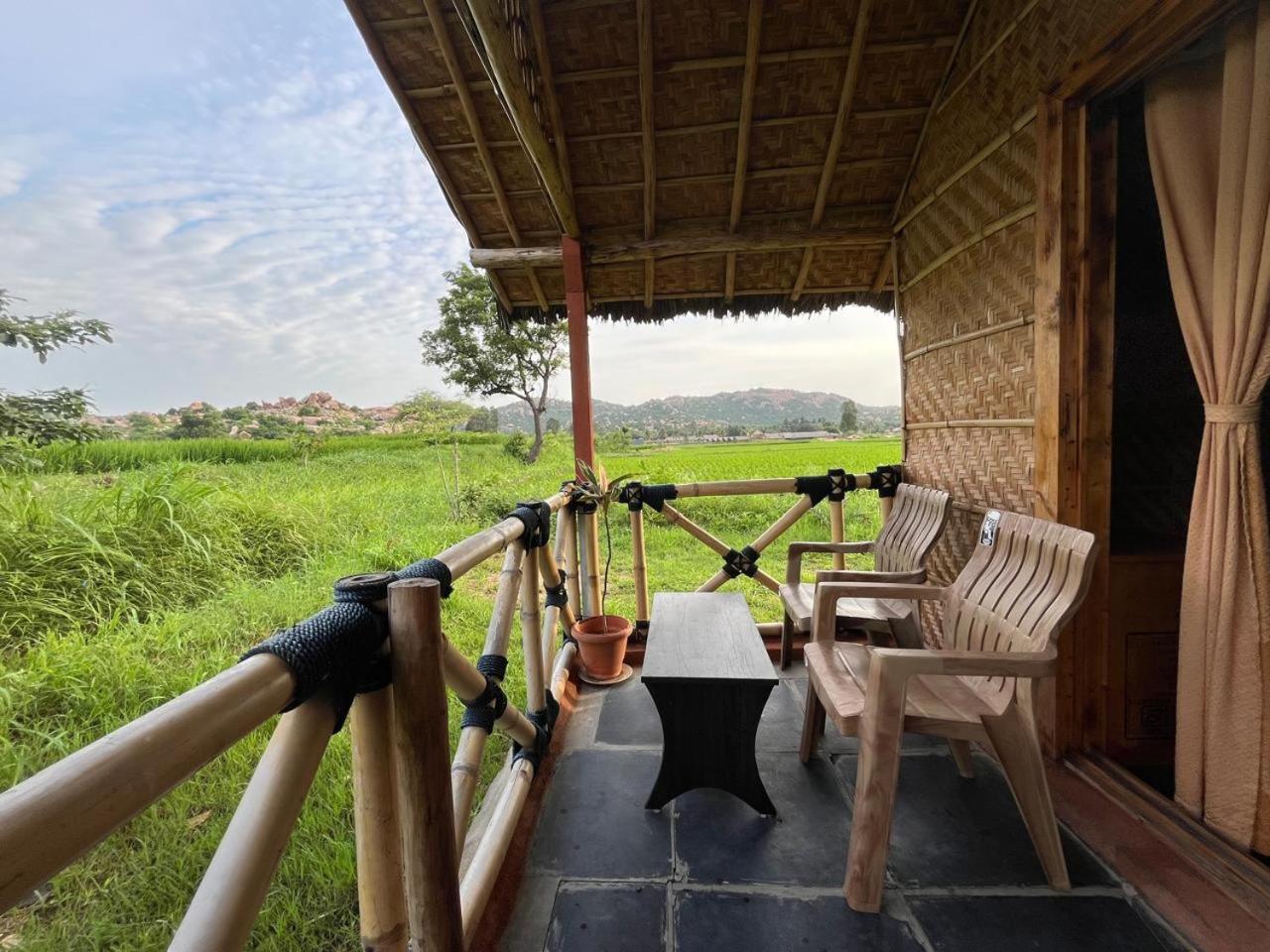 Hampi Rasta Cafe Hotel Екстериор снимка