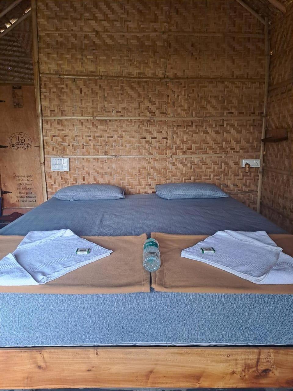 Hampi Rasta Cafe Hotel Екстериор снимка