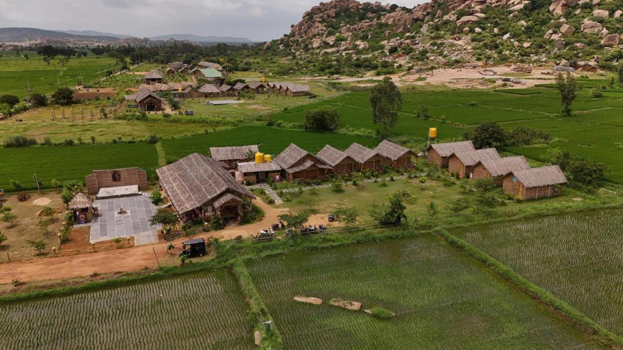 Hampi Rasta Cafe Hotel Екстериор снимка